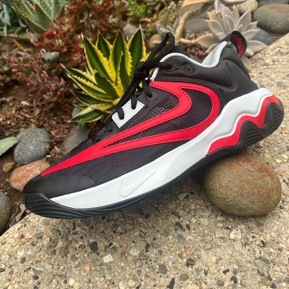 Nike Giannis Immortality 3 Sneakers - Picture 1 of 16